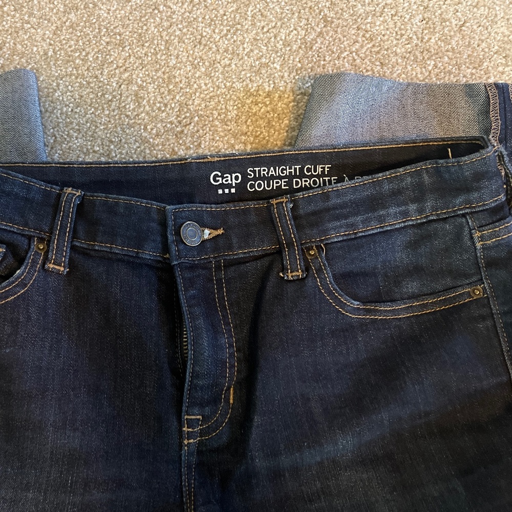 Gap Straight Cuff - size 6/28